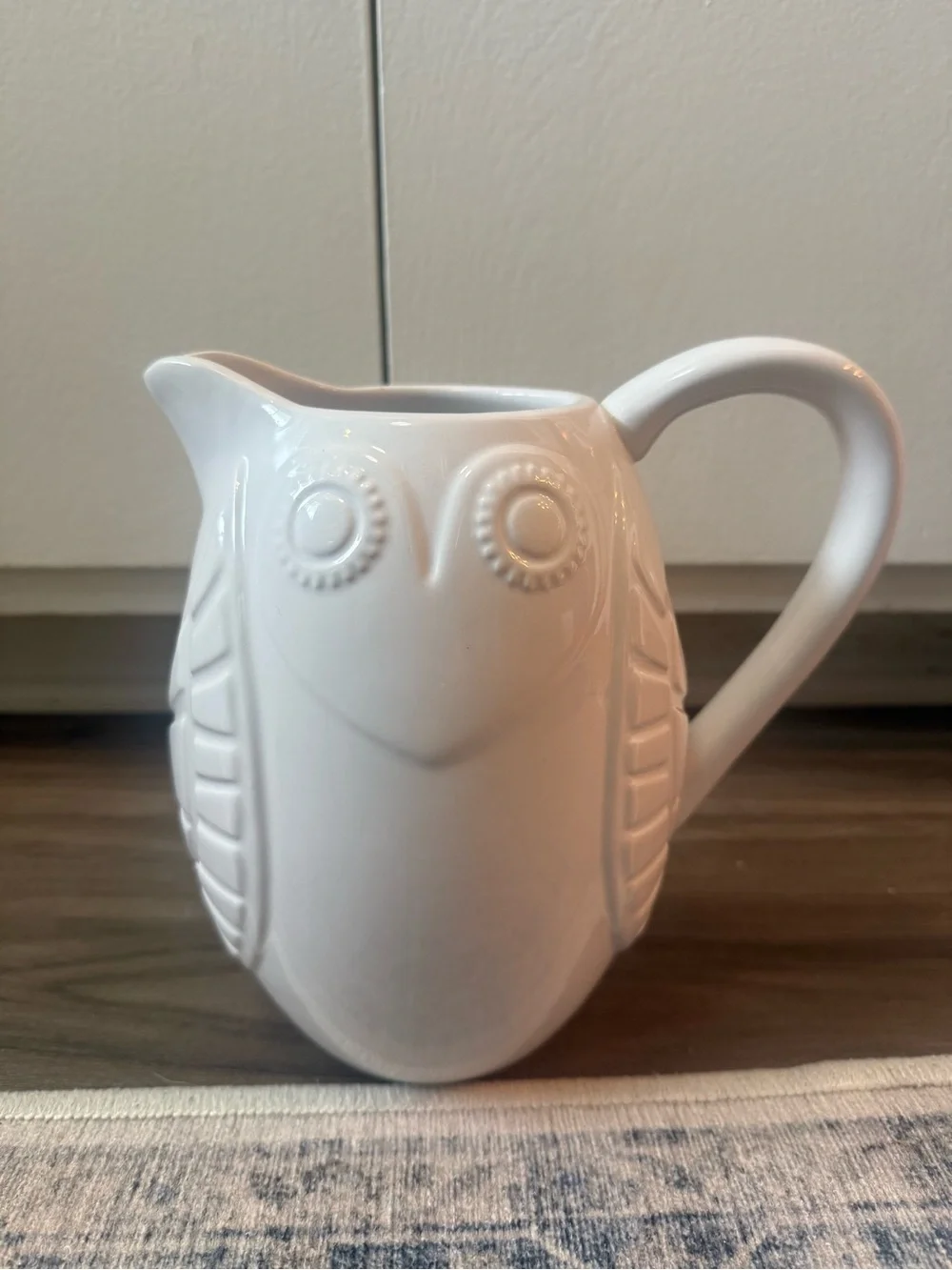 Jonathan Adler Happy Chic White Owl Ceramic Pitcher Vase 9 Cup Capacity 8.5”